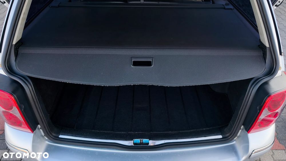 Volkswagen Passat 2.8 V6 4Motion Highline - 14