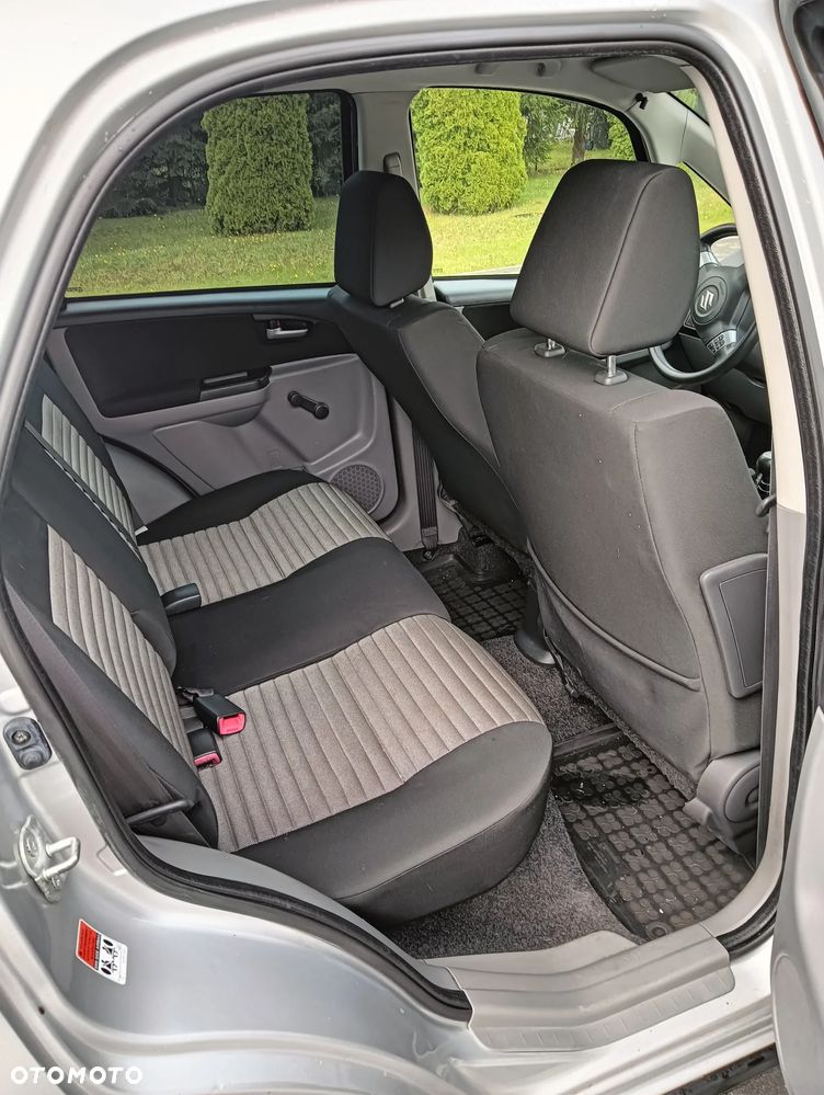 Suzuki SX4 1.6 Comfort - 8