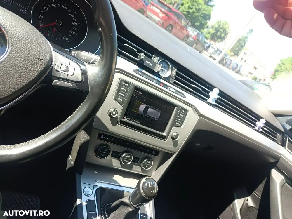 Volkswagen Passat - 2
