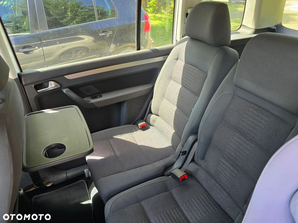 Volkswagen Touran - 19