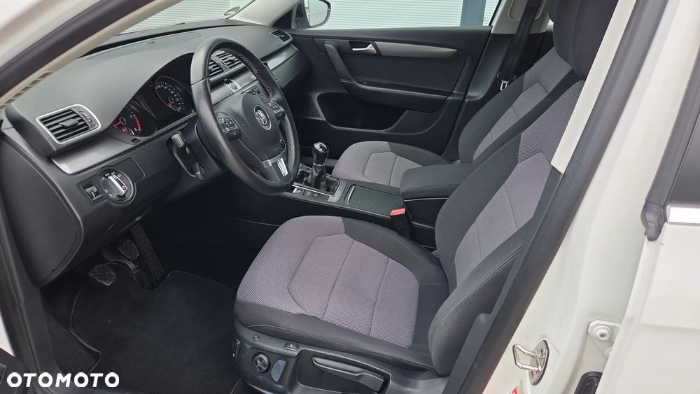 Volkswagen Passat Variant 2.0 TDI BlueMotion Technology DPF Comfortline - 16
