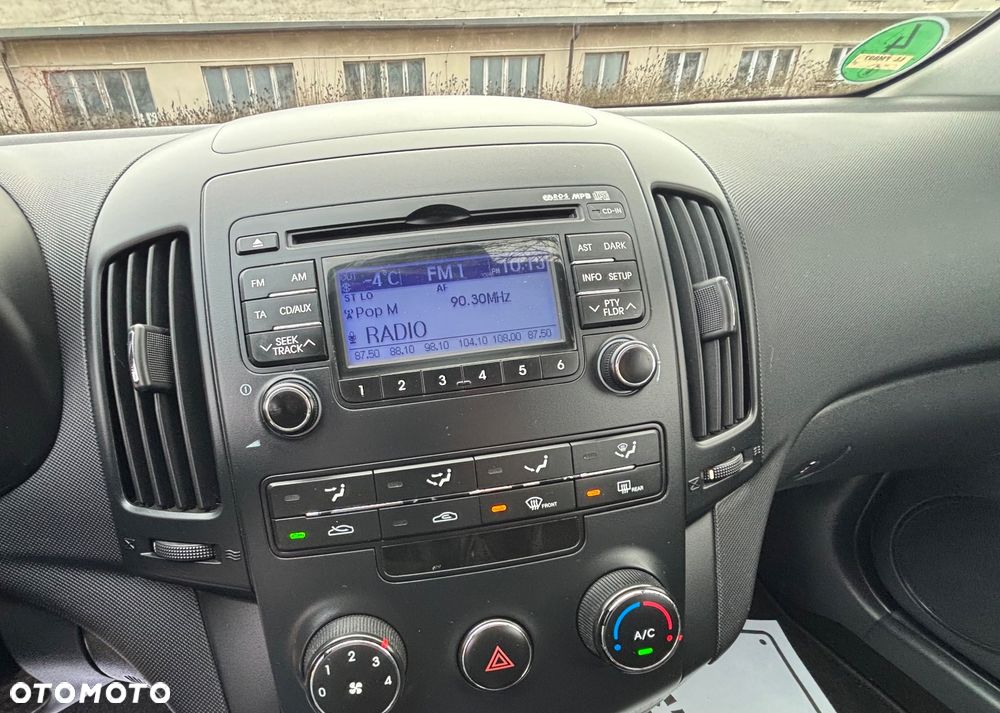 Hyundai i30 i30cw 1.6 CRDi FIFA WM Edition - 15