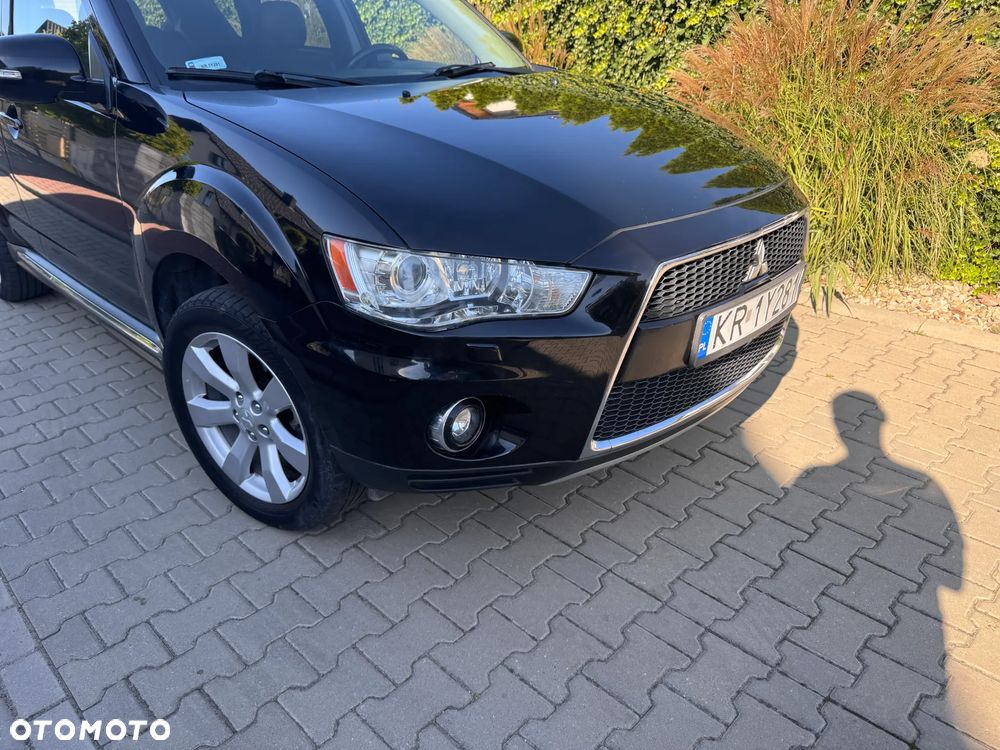 Mitsubishi Outlander - 1