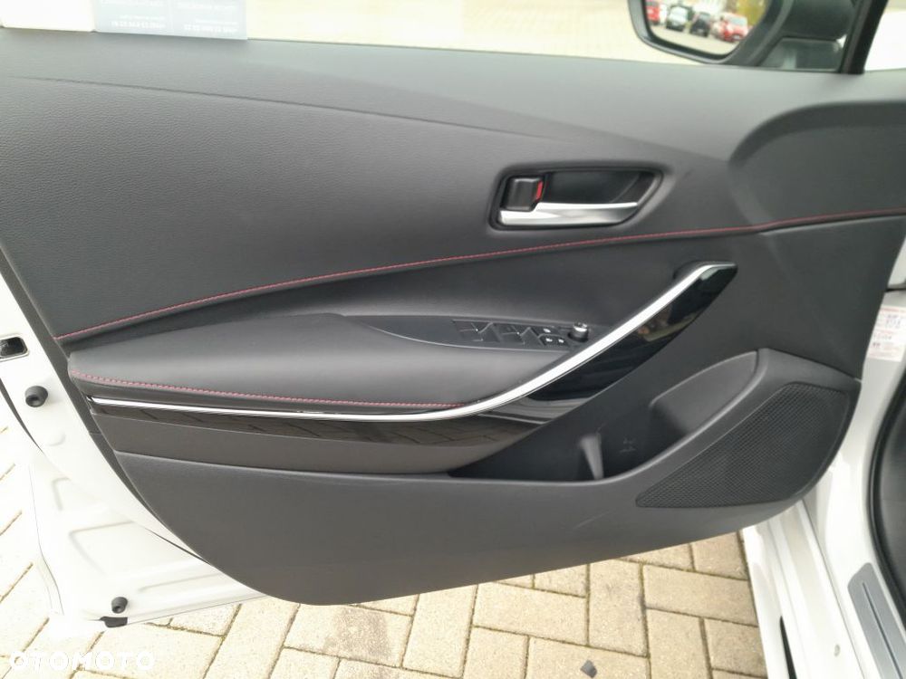 Toyota Corolla 2.0 Hybrid GR Sport - 23