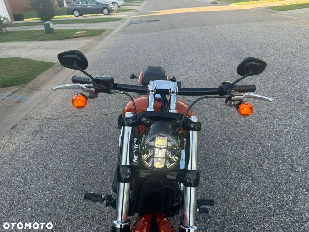 Harley-Davidson Softail Breakout - 18