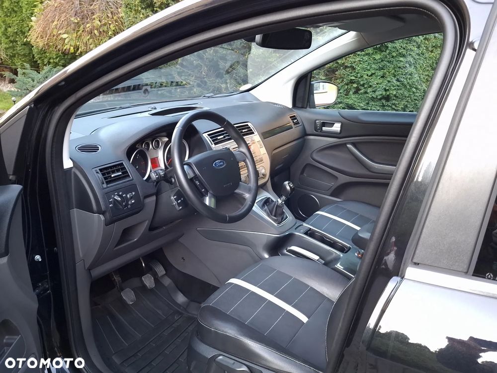 Ford Kuga 2.0 TDCi 2x4 Titanium - 5