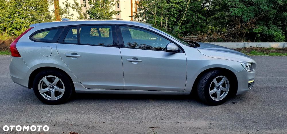 Volvo V60 D2 Drive-E Dynamic Edition (Kinetic) - 4