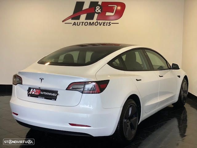 Tesla Model 3 Long Range Tração Traseira - 3