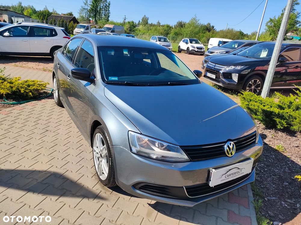 Volkswagen Jetta - 8