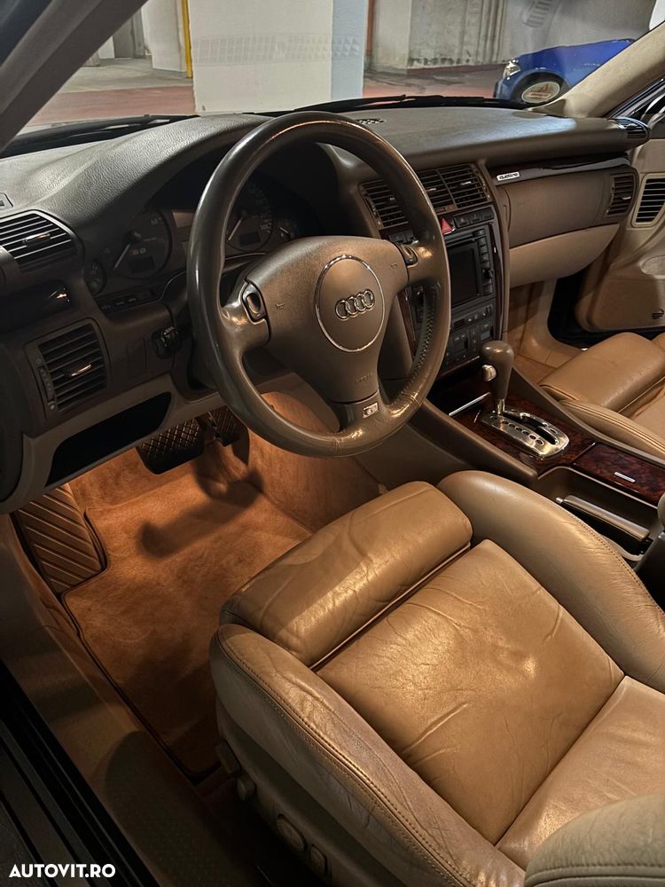 Audi S8 - 12