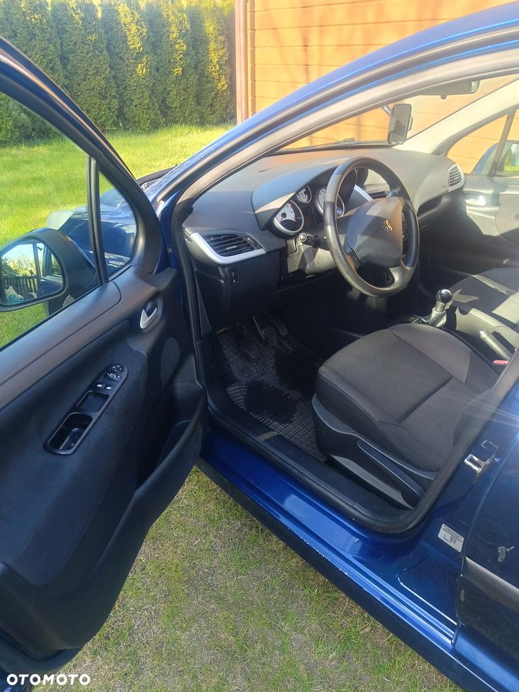 Peugeot 207 1.4 - 13
