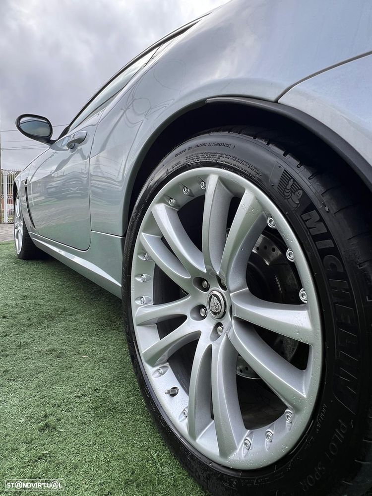 Jaguar XK XK8 Coupe - 13