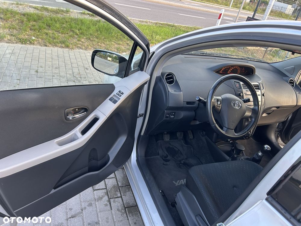 Toyota Yaris - 6