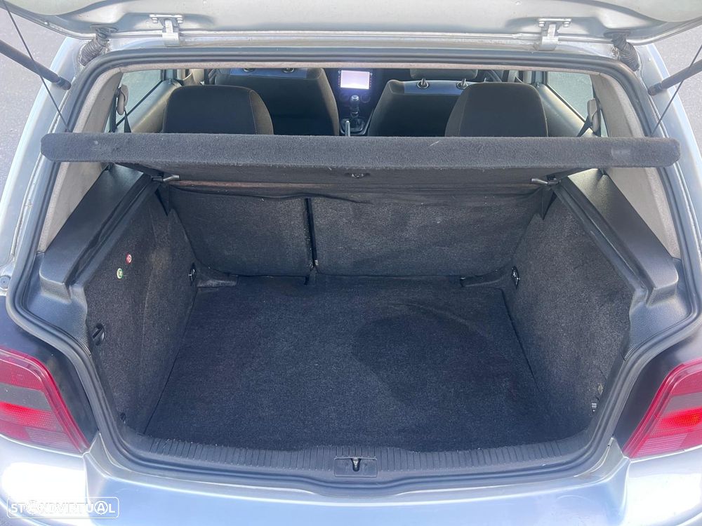 VW Golf 1.9 TDi Highline - 11