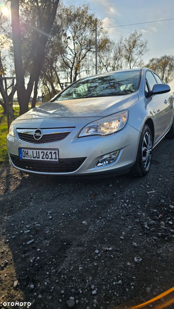 Opel Astra 1.6 Design Edition - 11