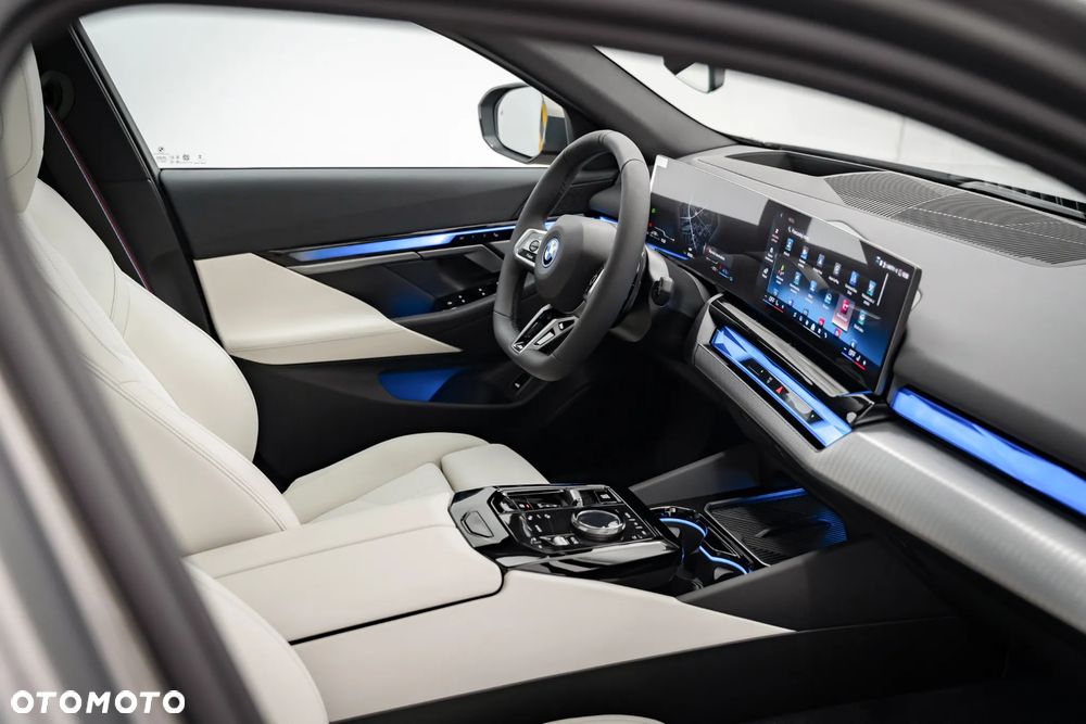 BMW Seria 5 530e xDrive PHEV M Sport - 41