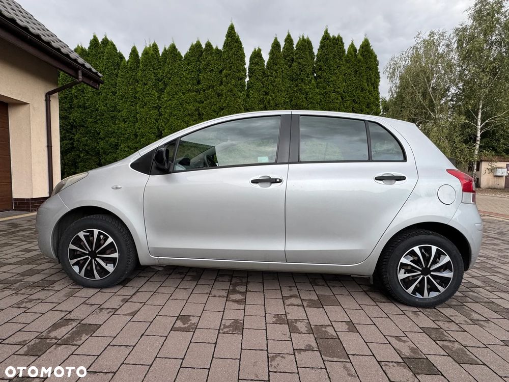 Toyota Yaris - 1