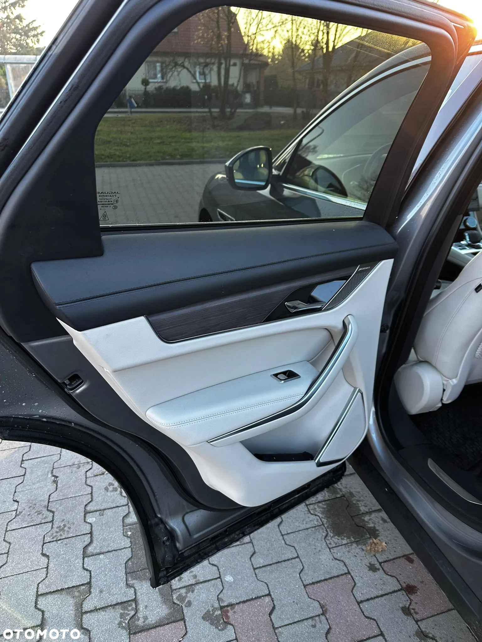Jaguar F-Pace - 11