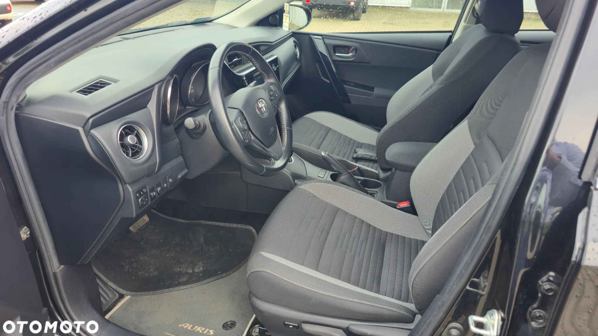 Toyota Auris - 12