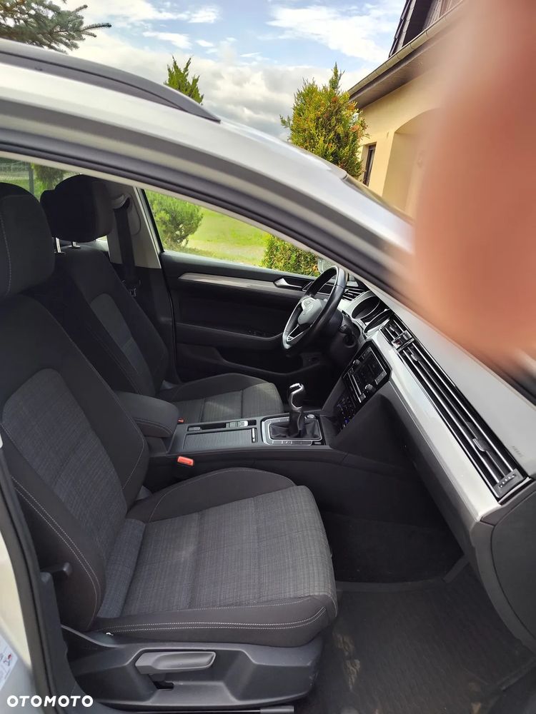 Volkswagen Passat Variant 2.0 TDI EVO Business - 10