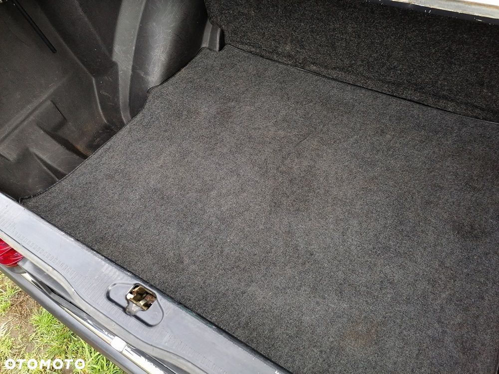 Mercedes-Benz W123 - 16