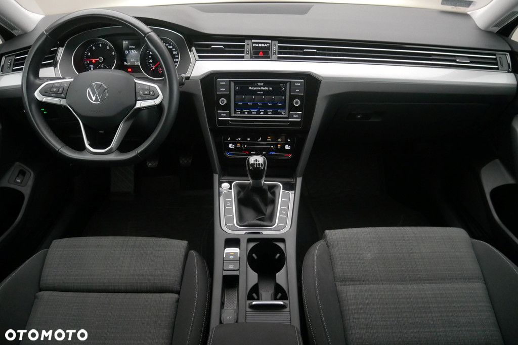 Volkswagen Passat 1.5 TSI EVO Business - 8