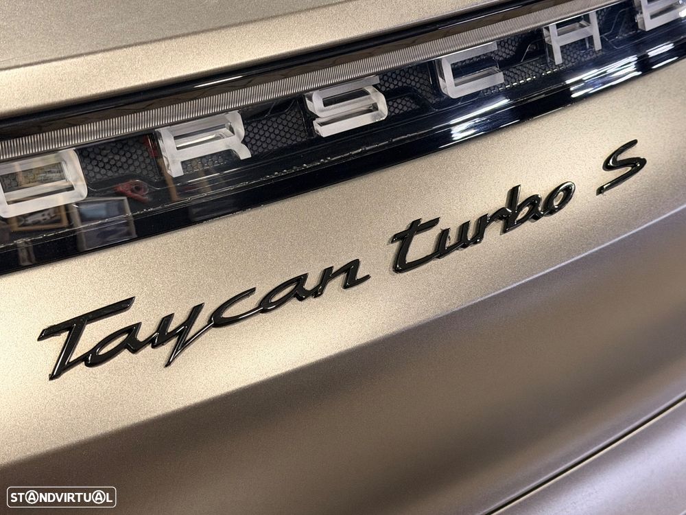 Porsche Taycan Turbo S - 13