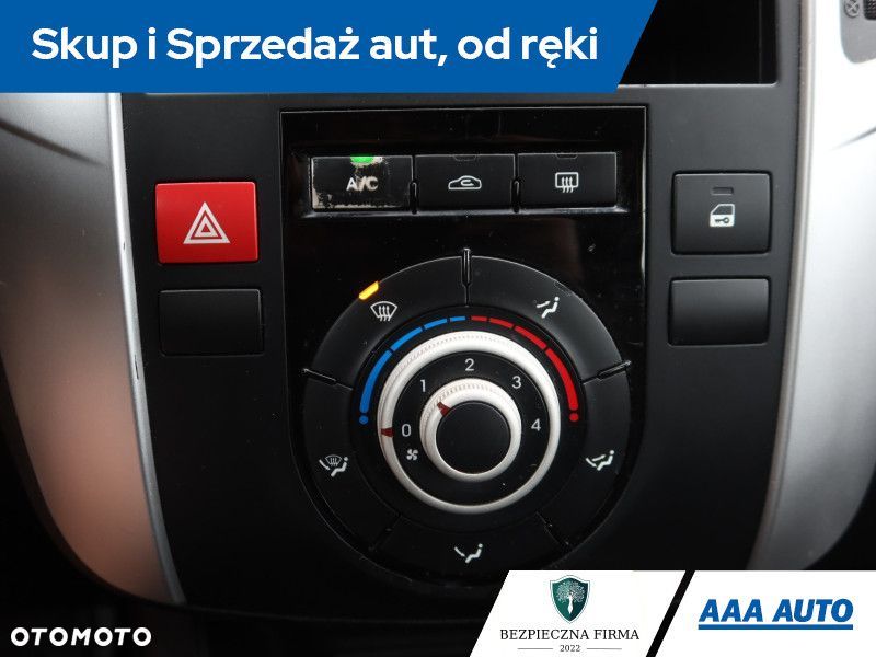 Kia Venga - 14