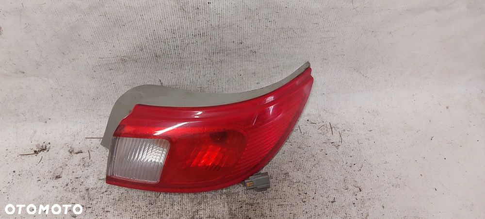 .  TYL TYLNA LAMPA PRAWA MITSUBISHI COLT Z30 CABRIO - 2