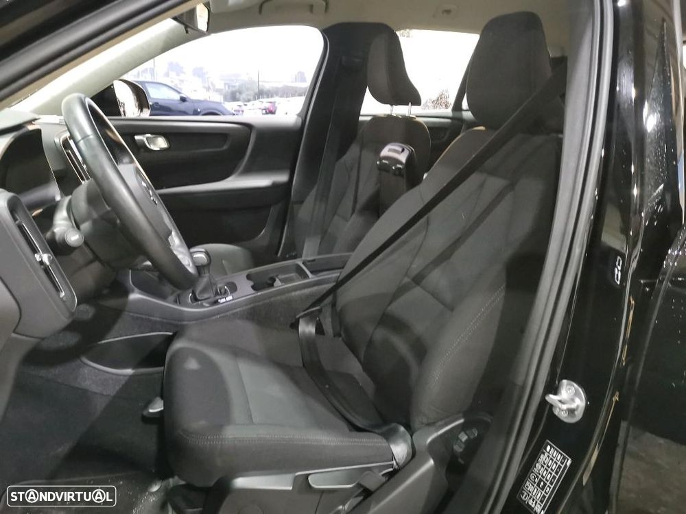 Volvo XC 40 1.5 T2 Momentum Core - 5