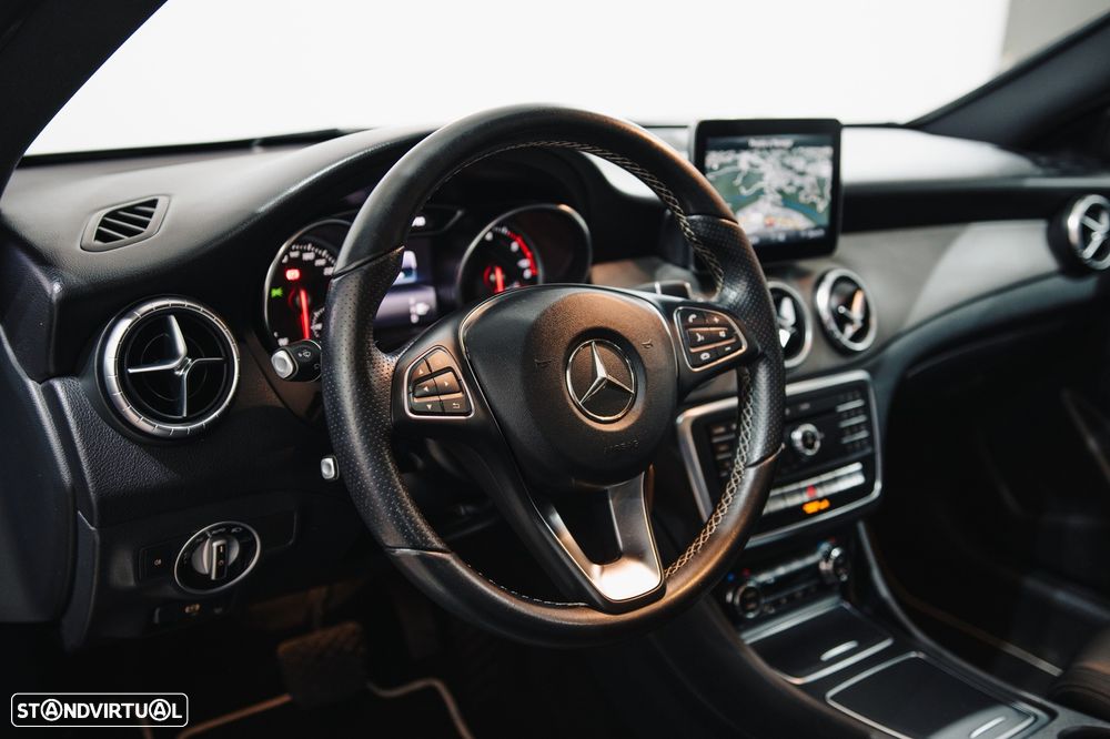 Mercedes-Benz CLA 180 d Shooting Brake Urban Aut. - 17