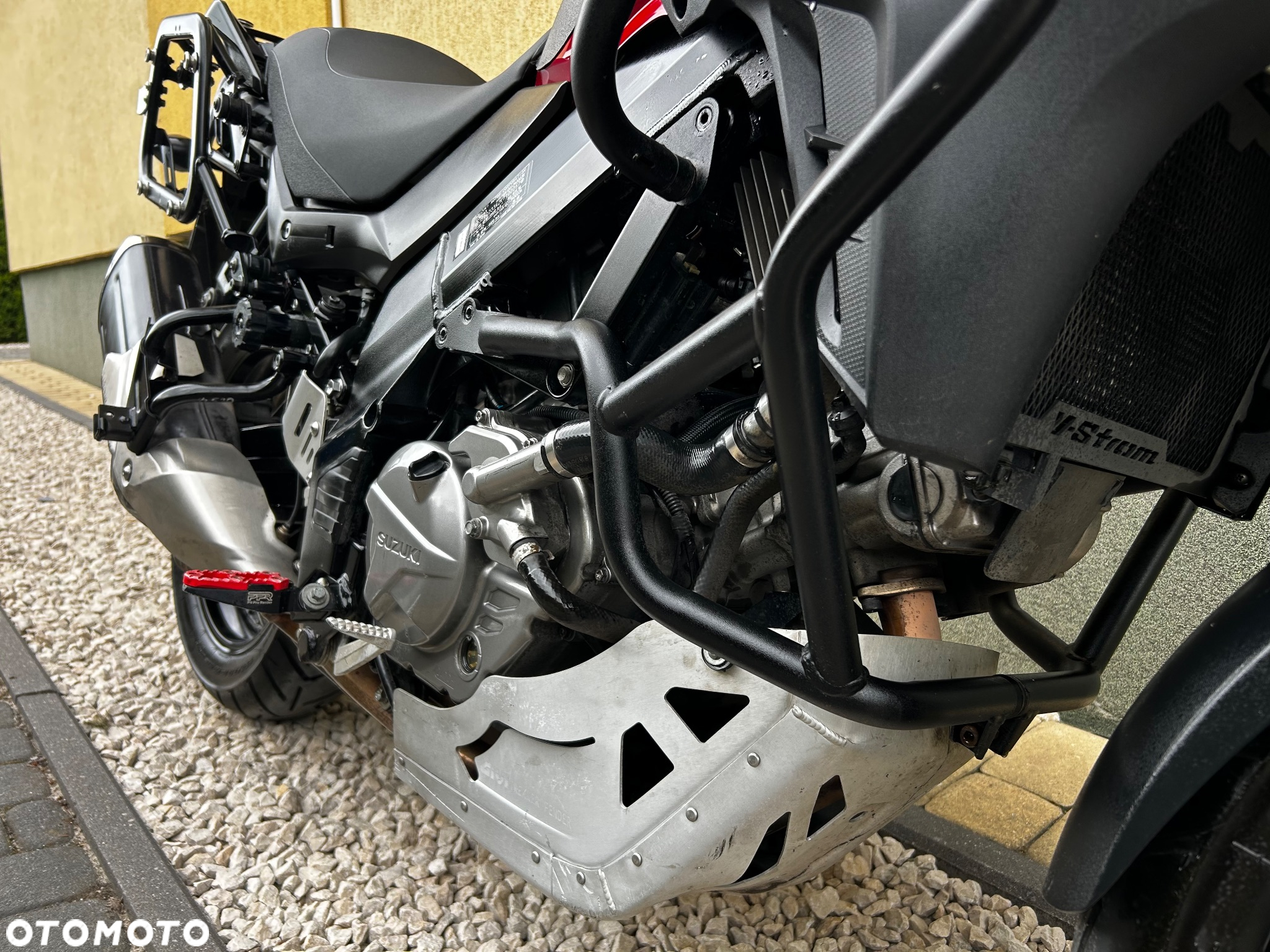 Suzuki DL - 6