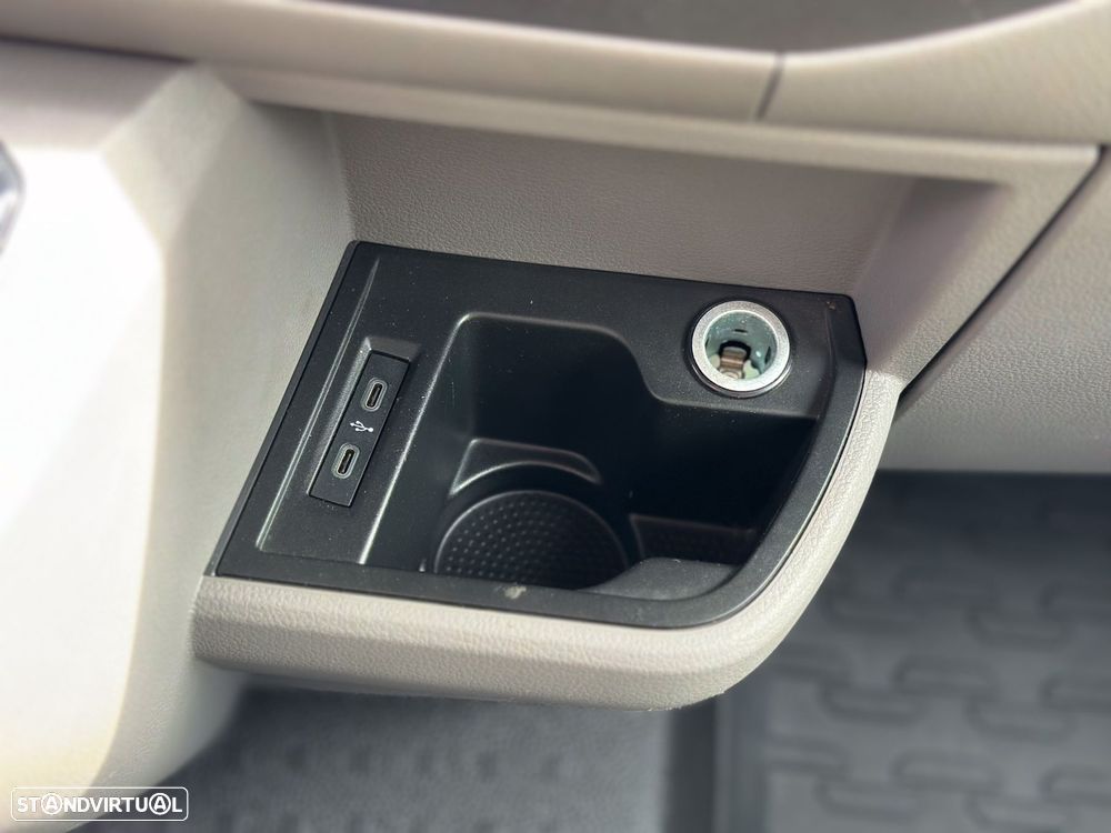 VW Transporter 2.0 TDI Longo Extra AC - 25