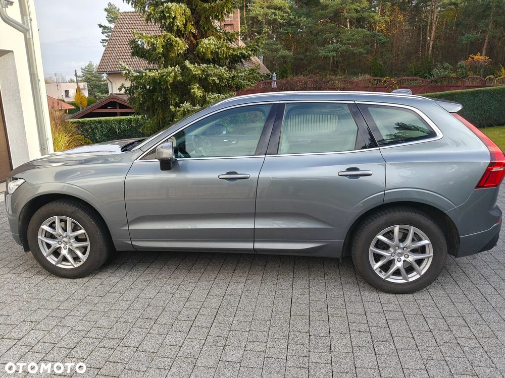 Volvo XC 60 B4 D AWD Momentum Pro - 2