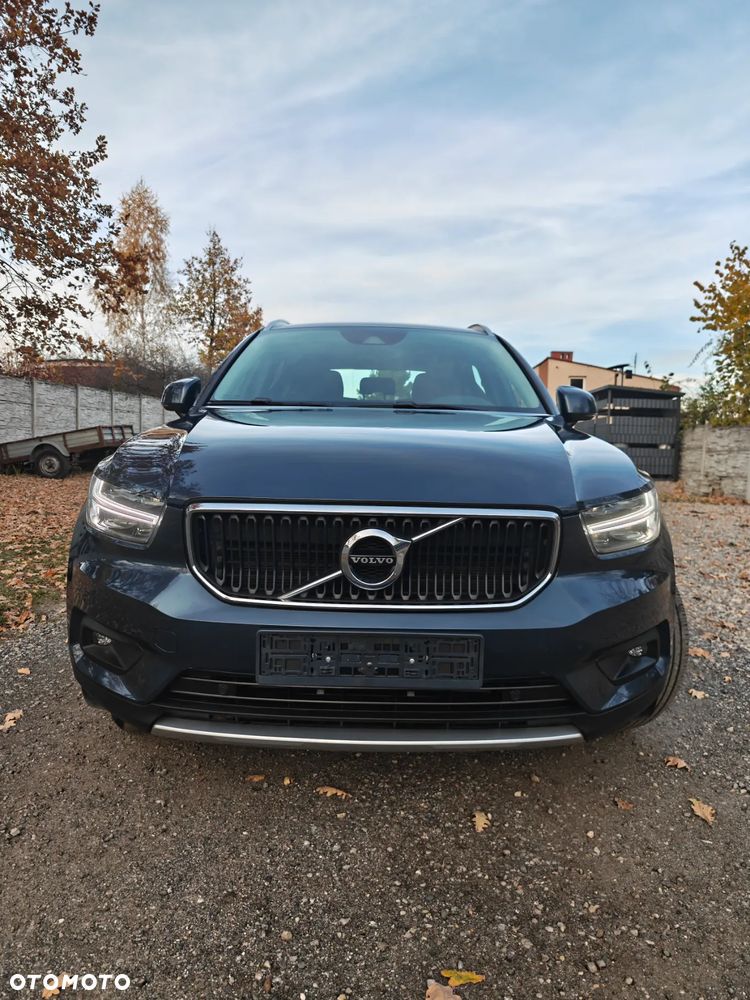 Volvo XC 40 T2 Momentum Pro - 4