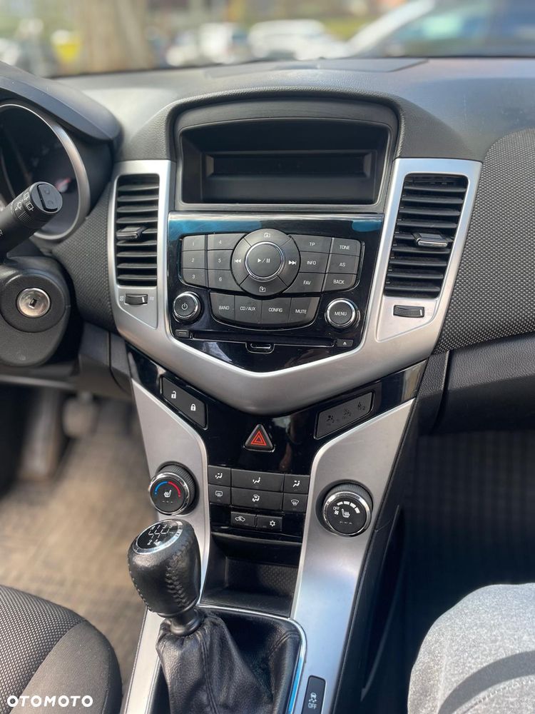 Chevrolet Cruze 1.8 LT - 11