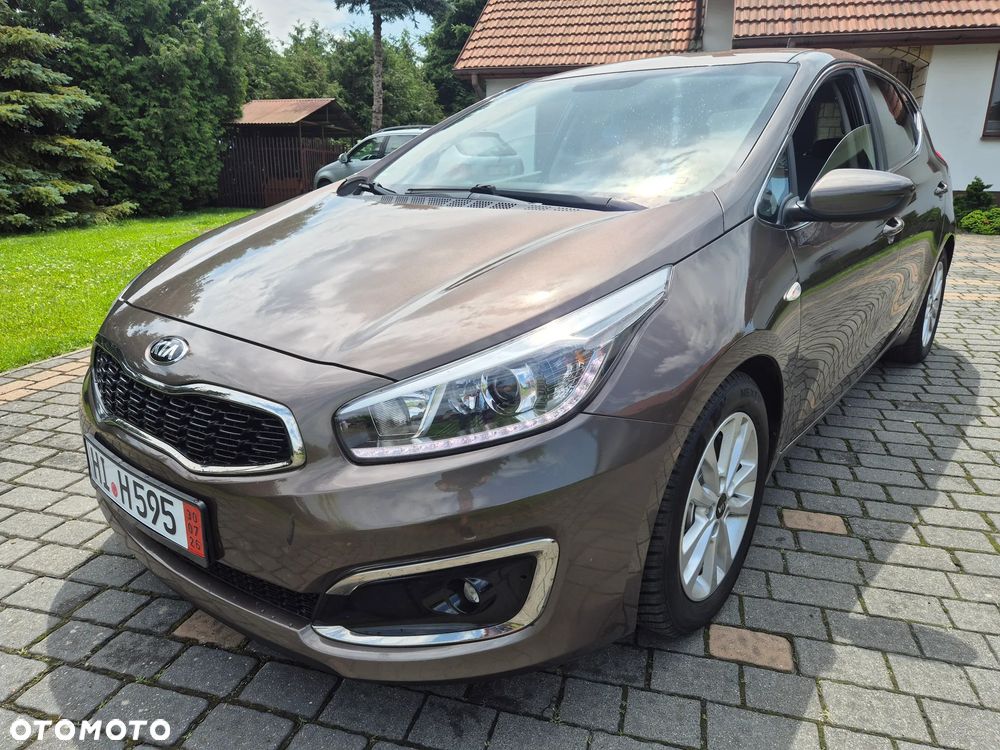 Kia Ceed 1.4 CVVT Dream-Team Edition - 2