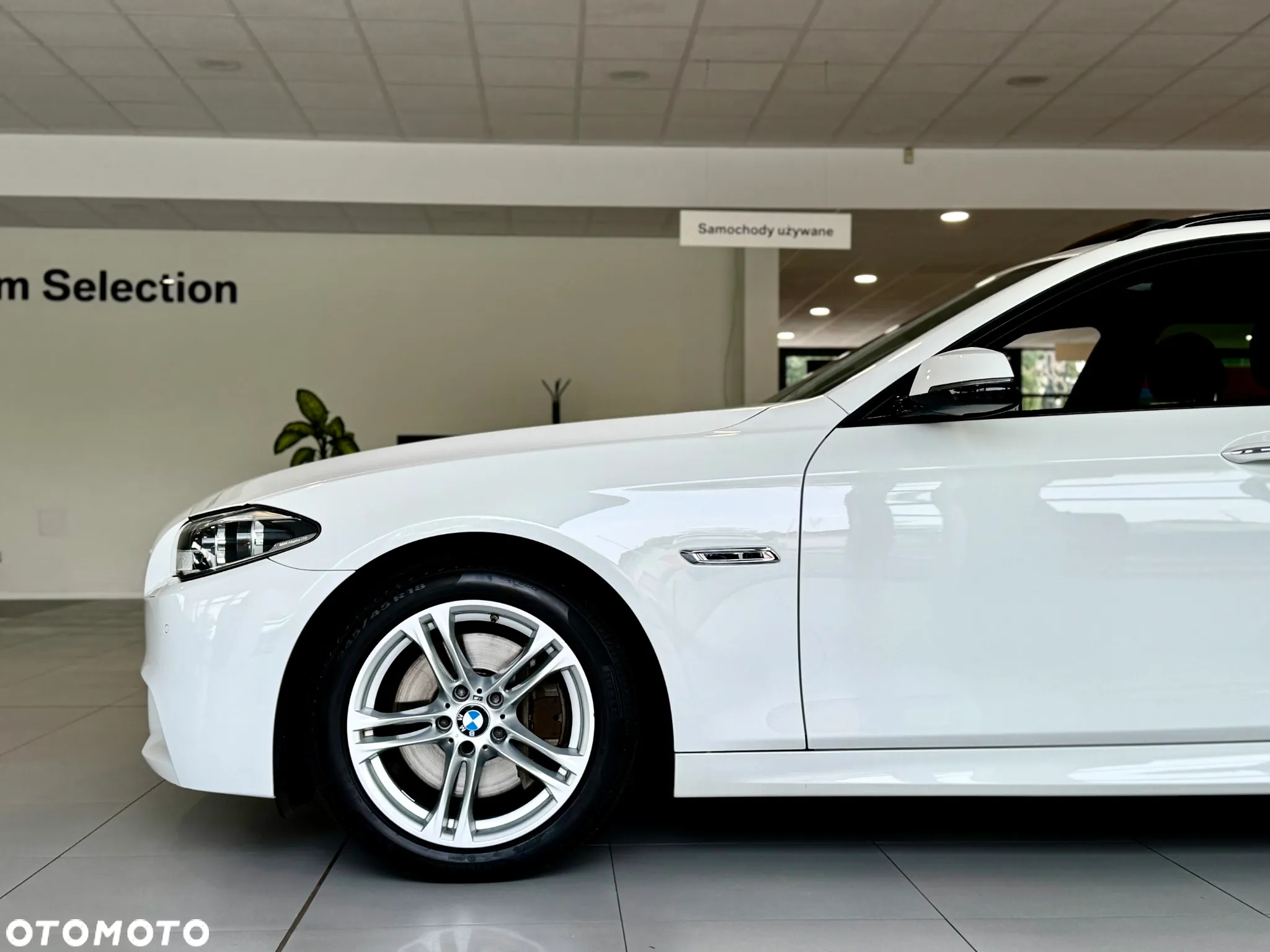 BMW Seria 5 530d xDrive Touring Sport-Aut - 2
