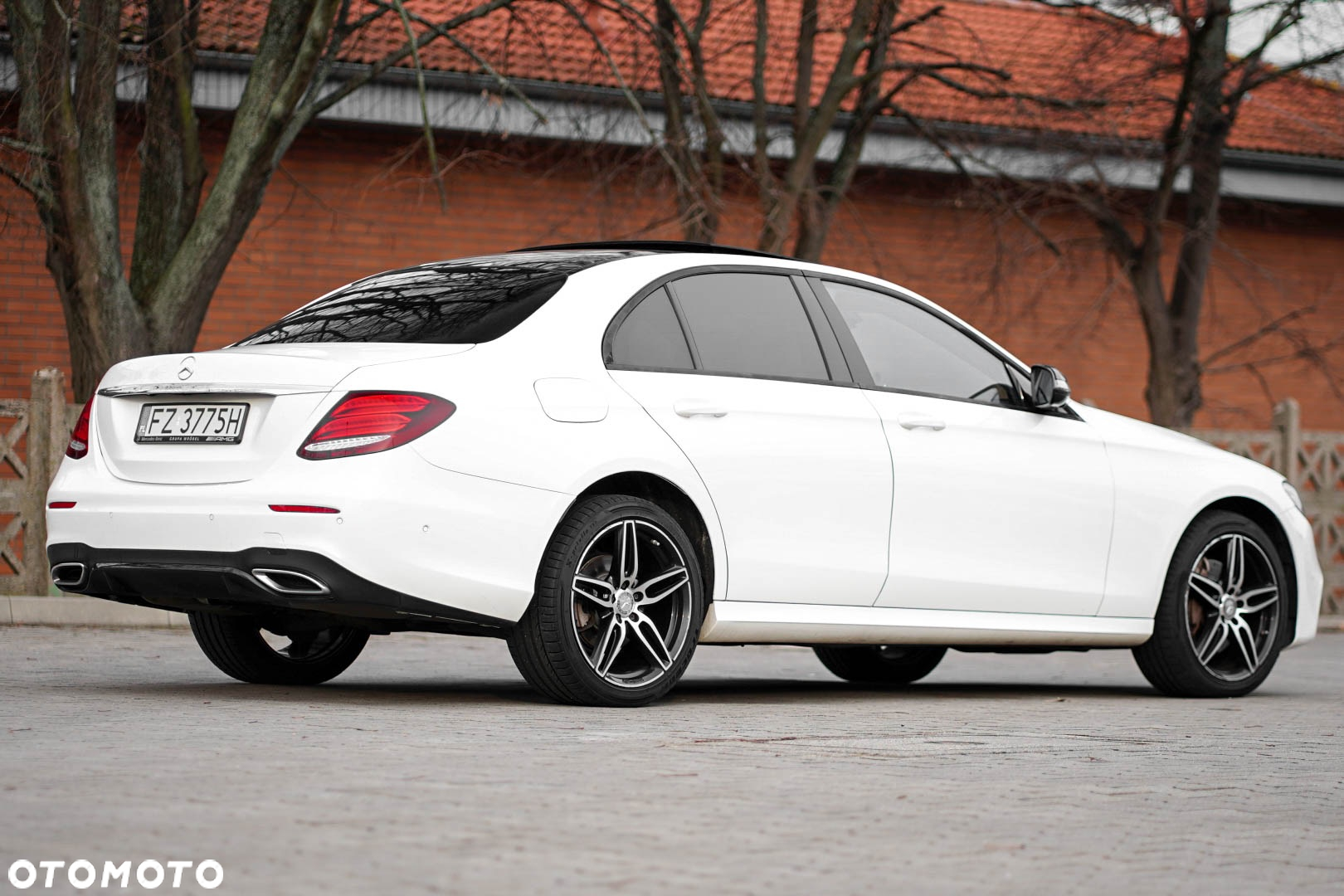 Mercedes-Benz Klasa E 220 d 9G-TRONIC - 11