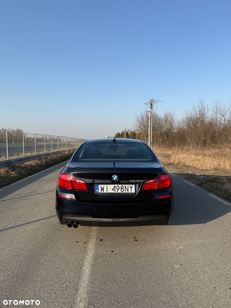 BMW Seria 5 528i - 9