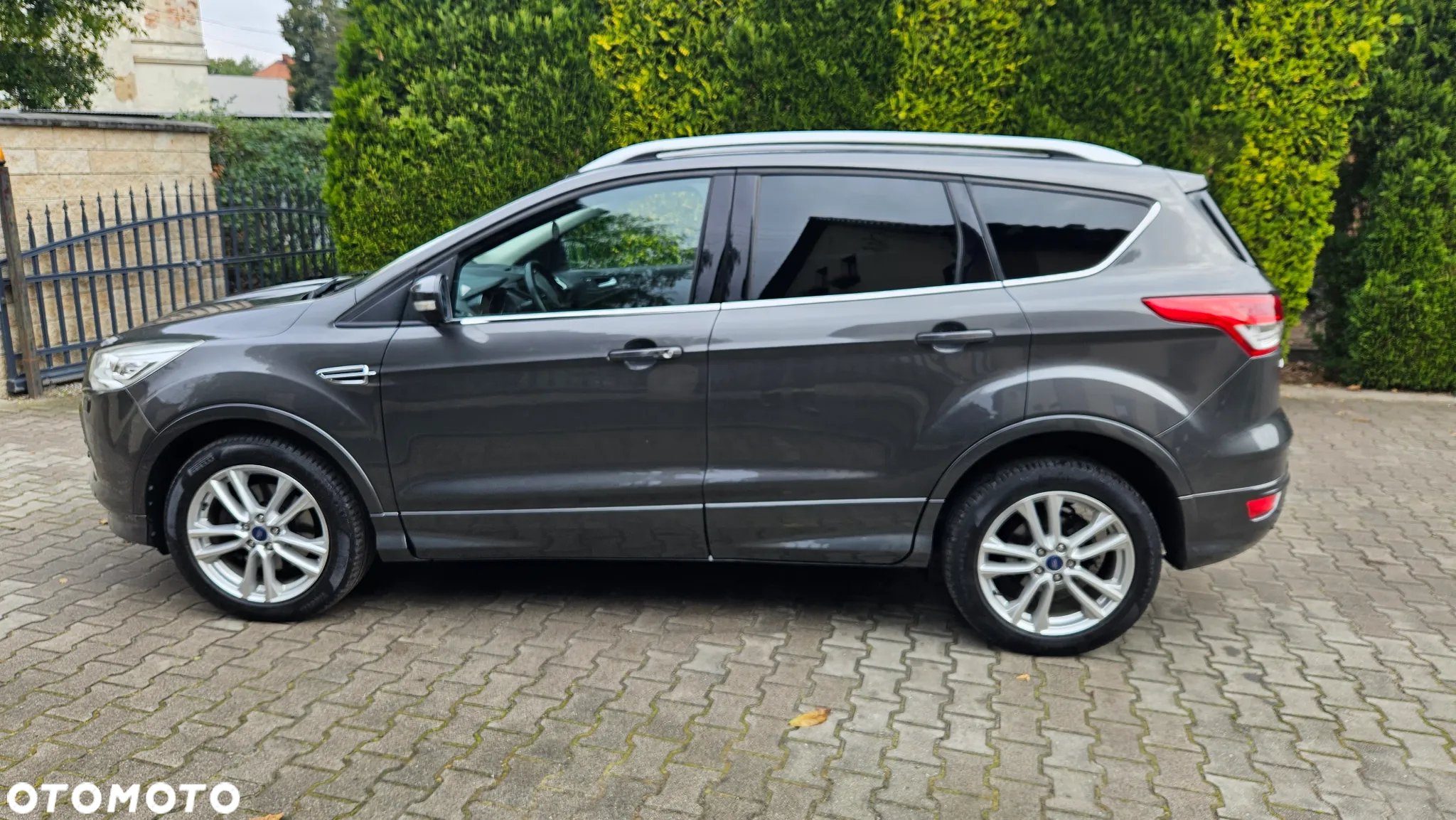 Ford Kuga 2.0 TDCi 2x4 Titanium - 8