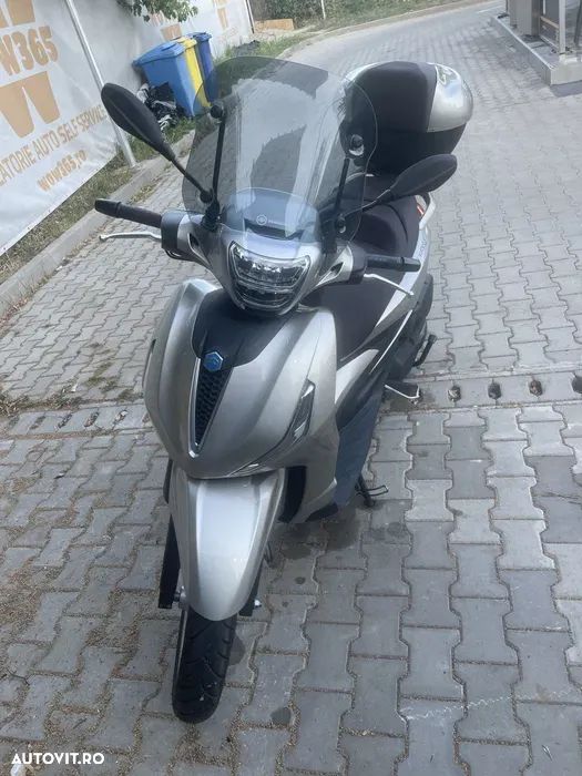 Piaggio Beverly - 1