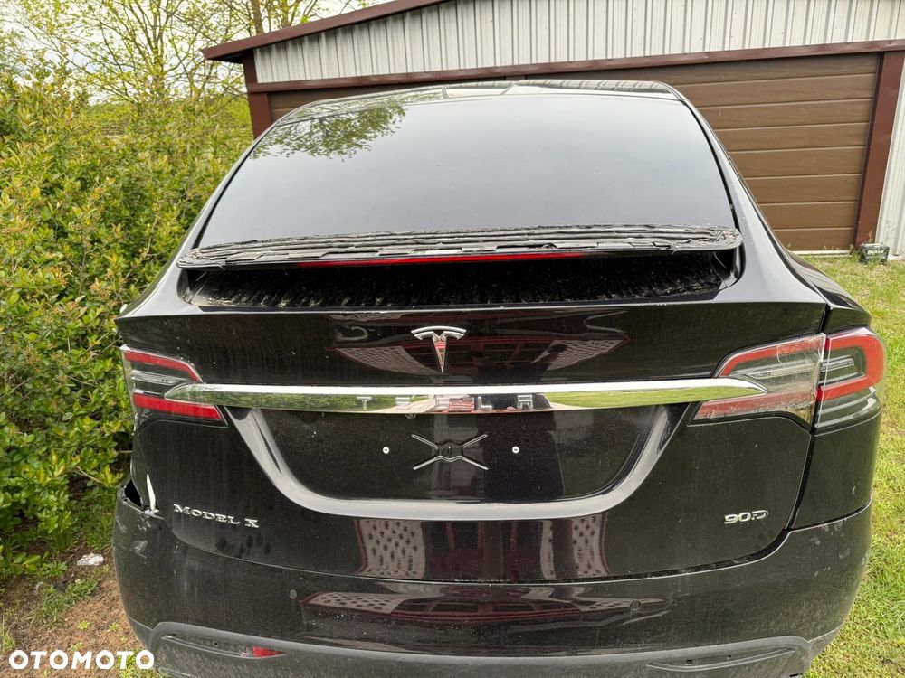 Klapa bagażnika Tesla Model X - 1