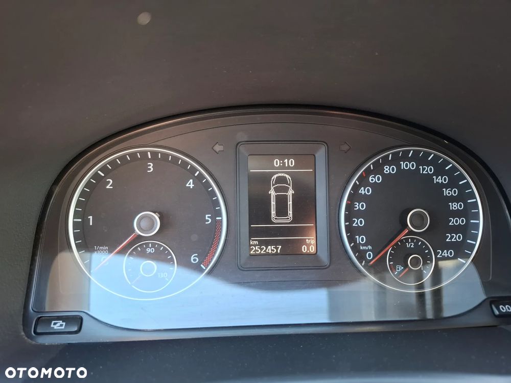 Volkswagen Touran 1.6 TDI DPF BlueMot Trendline - 13
