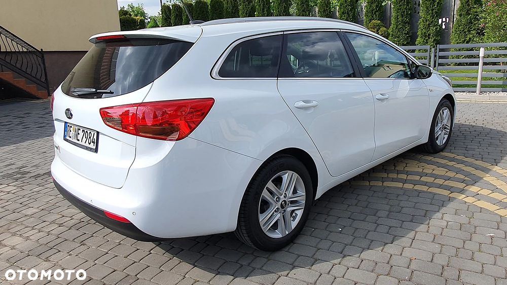 Kia Ceed 1.6 CRDi 136 ISG Platinum Edition - 11