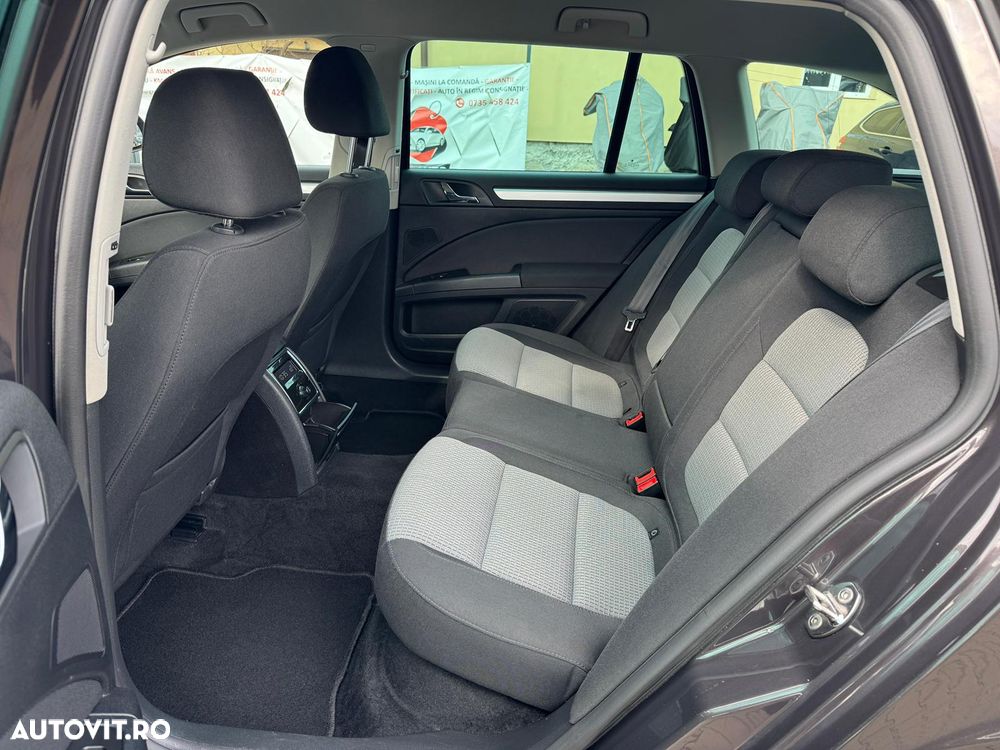 Skoda Superb 2.0 TDI FAMILY - 22