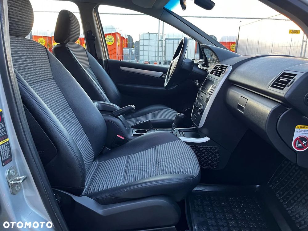 Mercedes-Benz Klasa A 180 CDI Autotronic Avantgarde - 5
