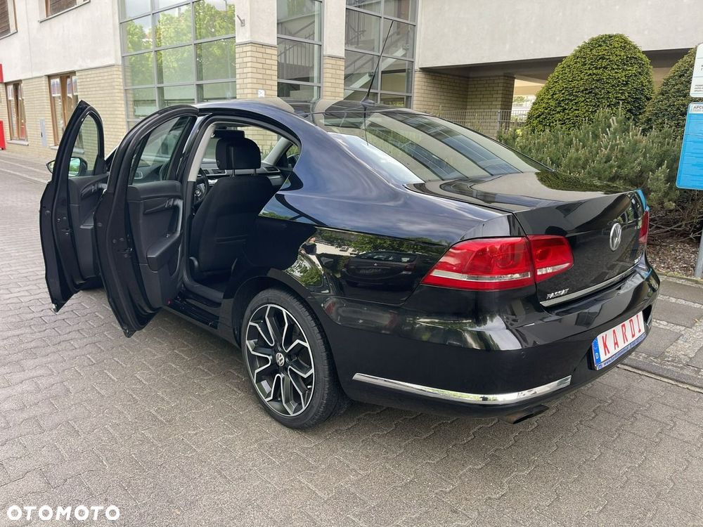 Volkswagen Passat - 12