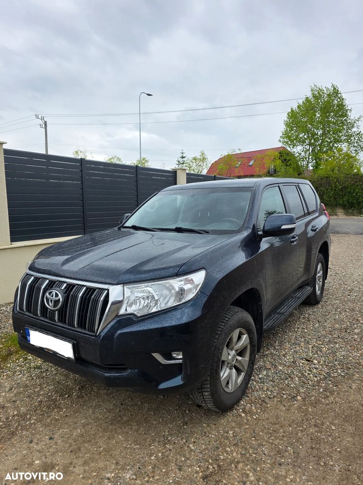 Toyota Land Cruiser - 2