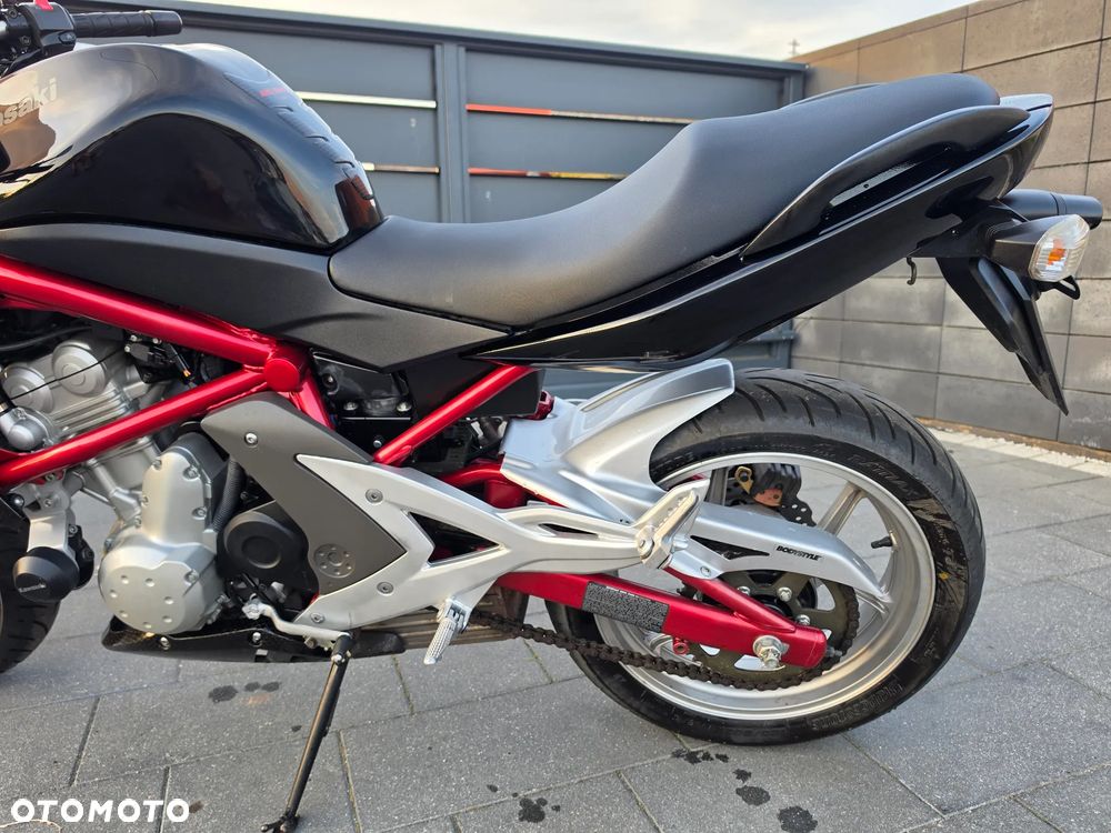 Kawasaki ER - 8